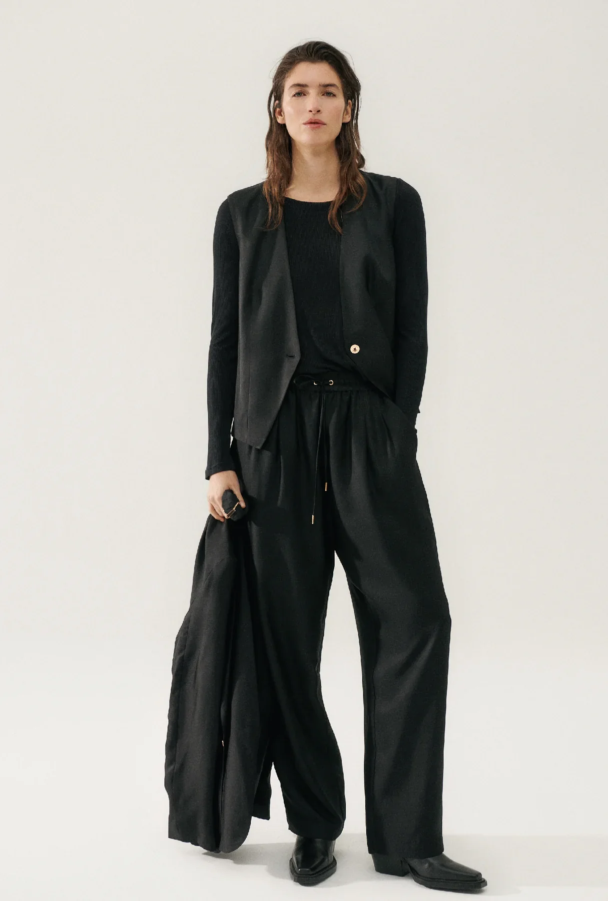 Twill Slouch Vest Black - Image 3